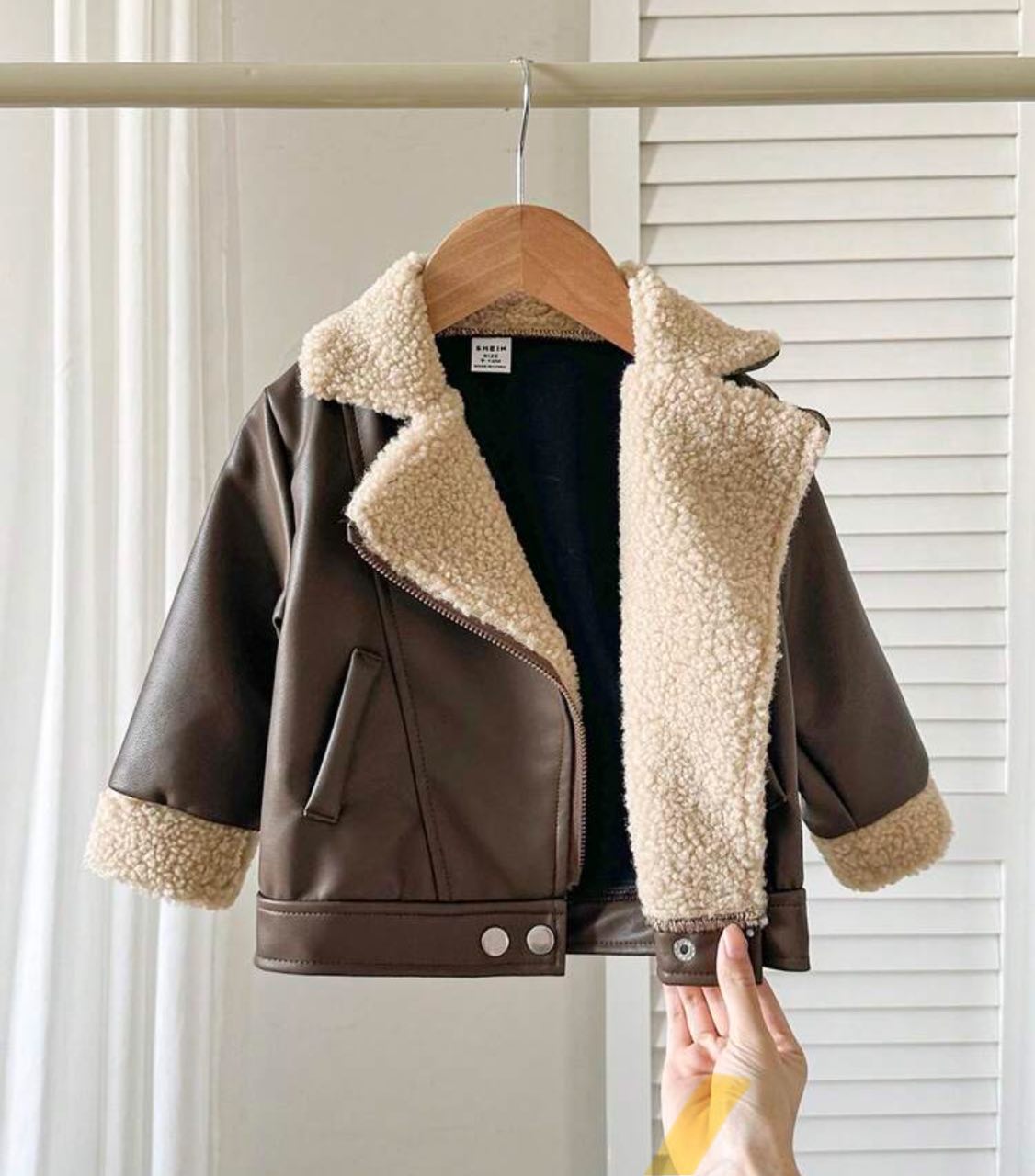 جاكيت جلد في فرو اولادي - Kenda Shop