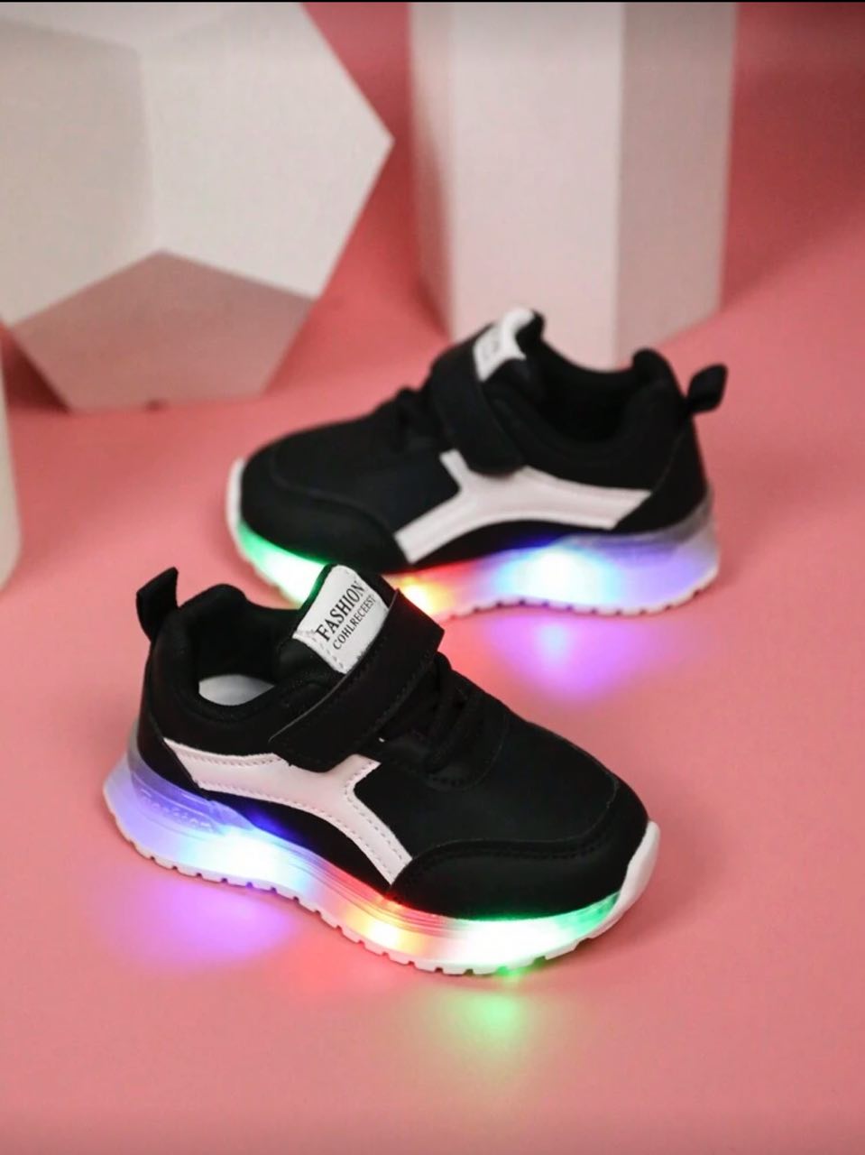 شوز مضئ اسود - Kenda Shop